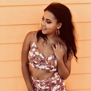 Meet your Posher, Tera